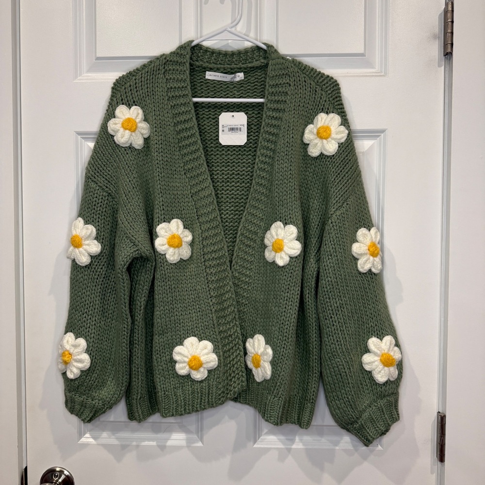 Altar'd State Sage Green Daisy Floral Chunky Knit Cardigan Sweater Size Medium - Picture 2 of 6